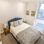 Waterfront Retreat: Modern 2-Bed