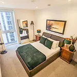 Waterfront Retreat: Modern 2-Bed
